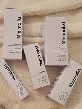 NIB Minimalist 5-Piece Niacinamide Salicylic Serum Retinol Aquaporin Moisturizer